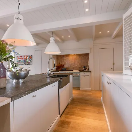 Beautiful And Spacious House With Swimming Pond Sauna And Garden Casa de Férias Koksijde